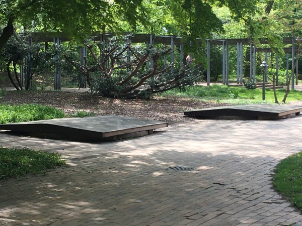 Abdeckung bunte Brunnen